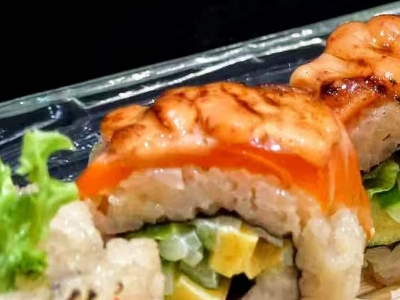 B13. Salmon Mentai Maki